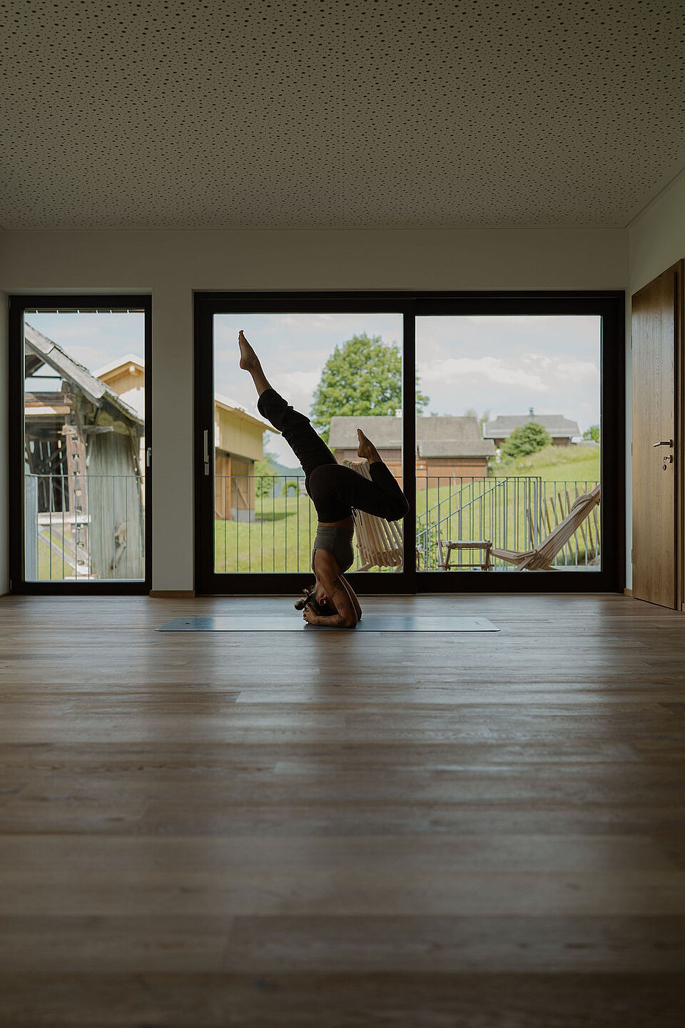 Yoga Achtsamkeit im Hotel zum Weissensee Yogaraum in Kärnten Yoga Achtsamkeit im Hotel zum Weissensee Yogaraum in Kärnten