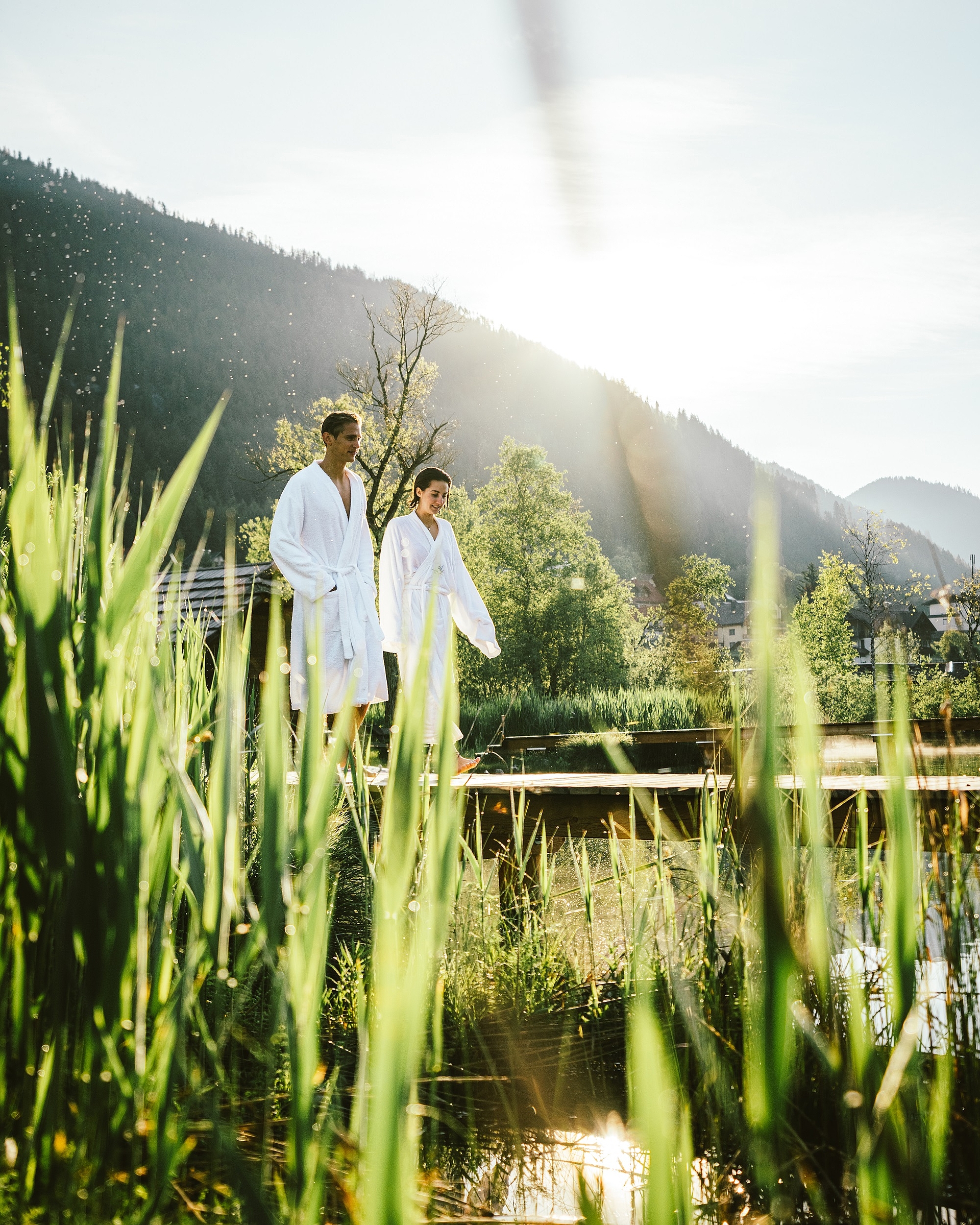 Hotel zum Weißensee Naturpark Urlaub Genuss Wohlfühlen Kärnten Hauseigener Badestrand Privater Seezugang