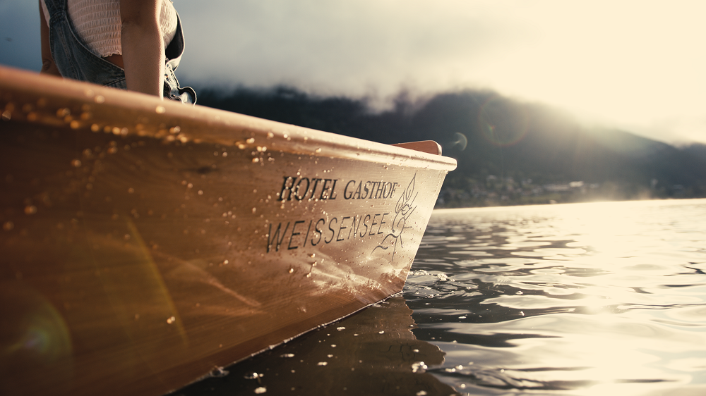 Hotel zum Weissensee Kärnten gemütlich Aktivurlaub Naturpark Bootfahren Bootsfahrt