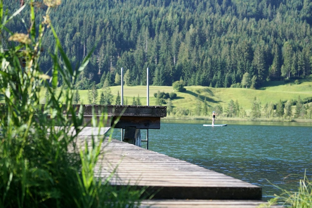 Hotel zum Weissensee Kärnten gemütlich Aktivurlaub Naturpark natürlich klar belebend Seelenakkuladestation reinster BAdesee der Alpen